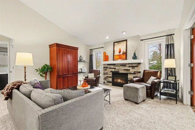 1899 Cedar Tree Drive, Jenison, MI 49428
