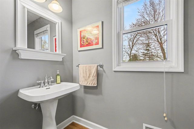 1899 Cedar Tree Drive, Jenison, MI 49428
