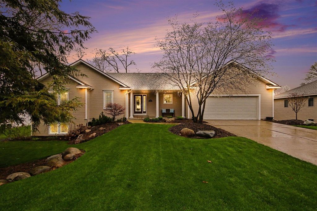 1899 Cedar Tree Drive, Jenison, MI 49428