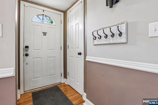 11 Taggart Way, Saddle Brook, NJ 07663