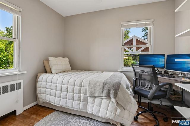 11 Taggart Way, Saddle Brook, NJ 07663