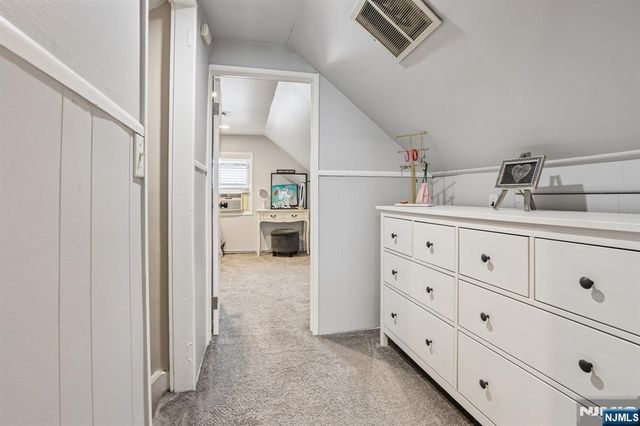 11 Taggart Way, Saddle Brook, NJ 07663