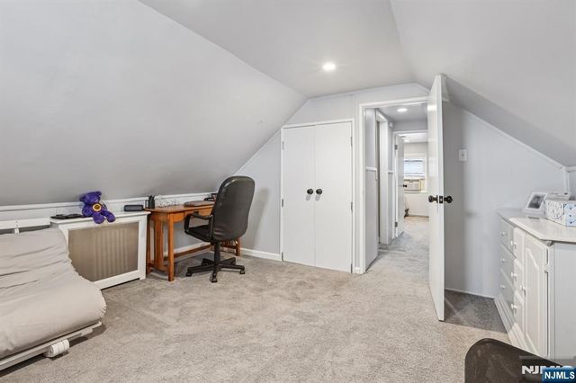 11 Taggart Way, Saddle Brook, NJ 07663