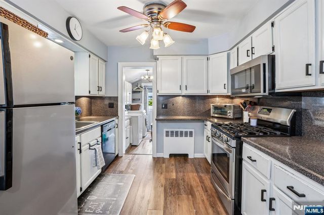 11 Taggart Way, Saddle Brook, NJ 07663