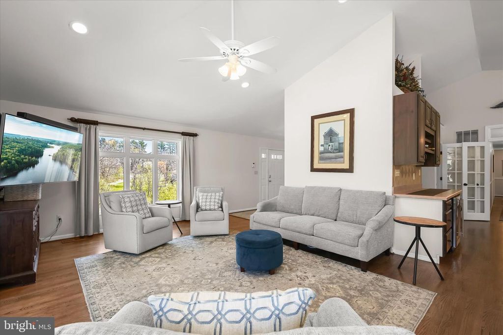 Image 10 of property listing at 14289 OLD FREDERICK RD, Cooksville, MD 21723