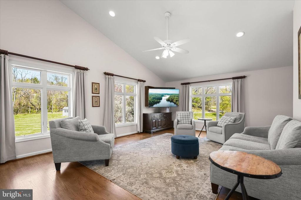 Image 11 of property listing at 14289 OLD FREDERICK RD, Cooksville, MD 21723