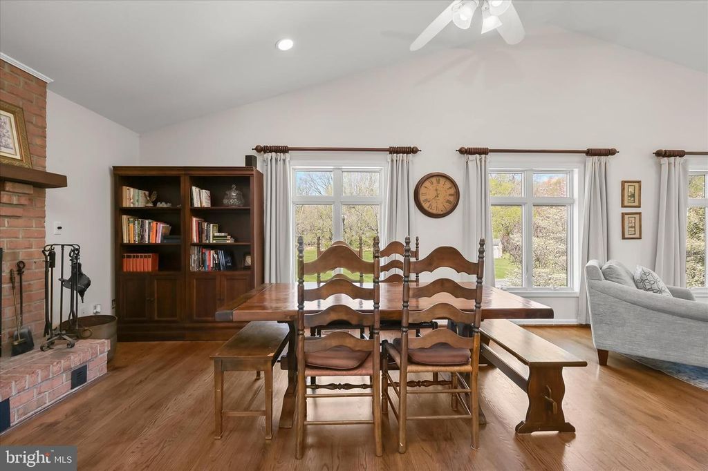 Image 13 of property listing at 14289 OLD FREDERICK RD, Cooksville, MD 21723