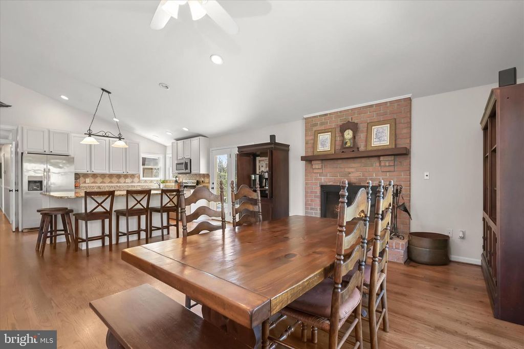 Image 16 of property listing at 14289 OLD FREDERICK RD, Cooksville, MD 21723