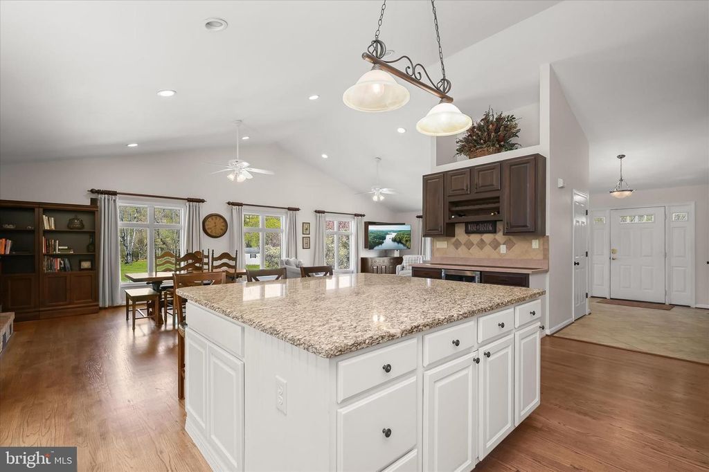 Image 20 of property listing at 14289 OLD FREDERICK RD, Cooksville, MD 21723