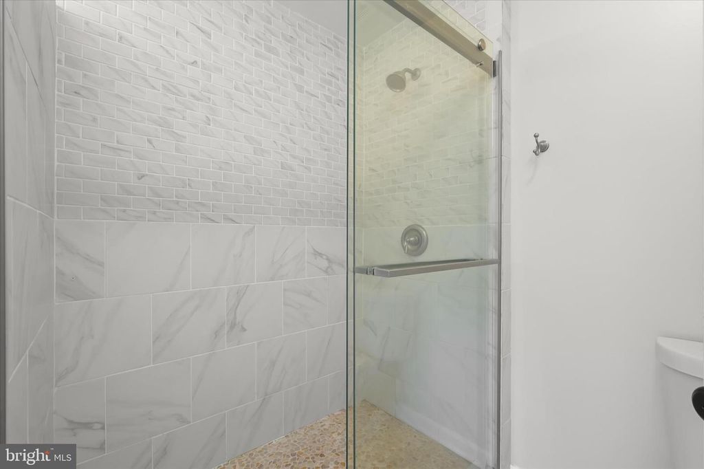 Image 29 of property listing at 14289 OLD FREDERICK RD, Cooksville, MD 21723