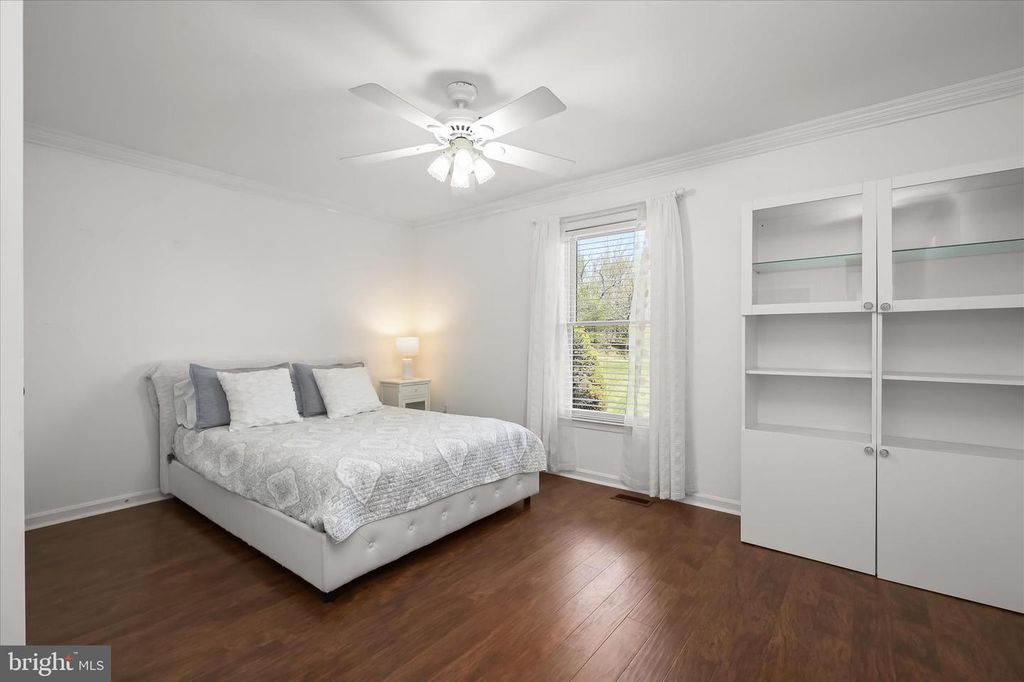 Image 34 of property listing at 14289 OLD FREDERICK RD, Cooksville, MD 21723