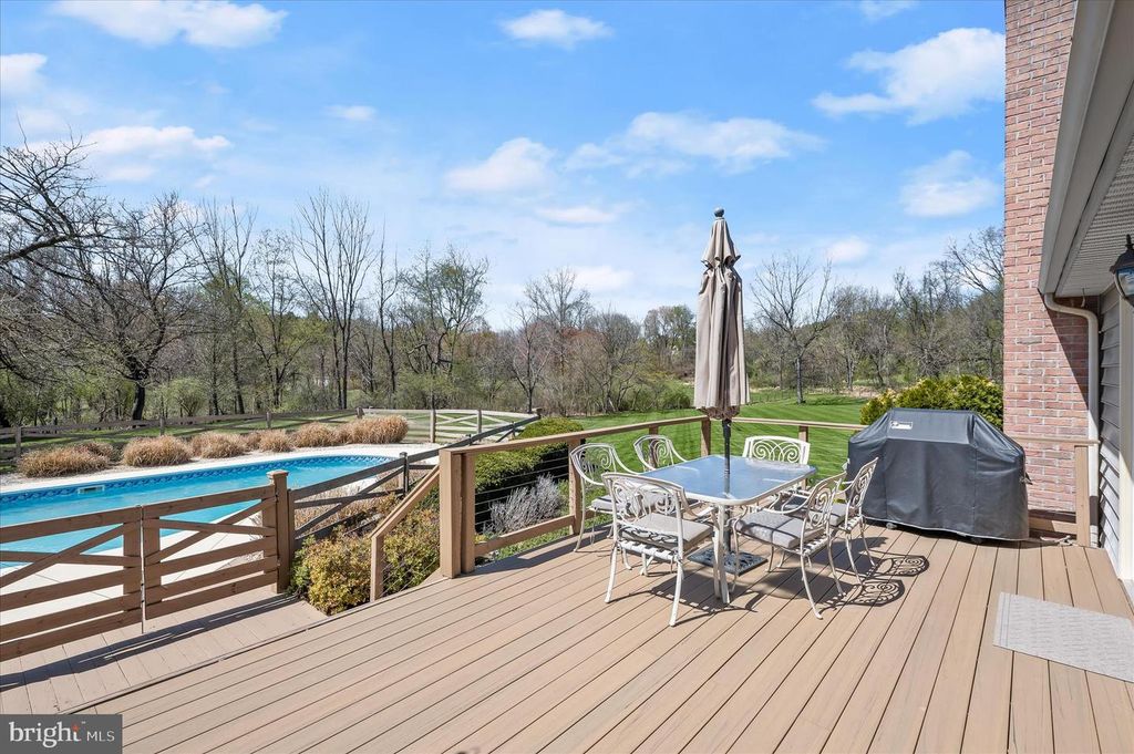 Image 63 of property listing at 14289 OLD FREDERICK RD, Cooksville, MD 21723