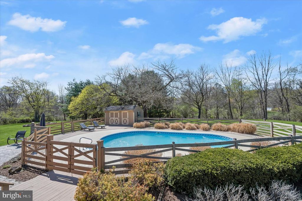 Image 66 of property listing at 14289 OLD FREDERICK RD, Cooksville, MD 21723