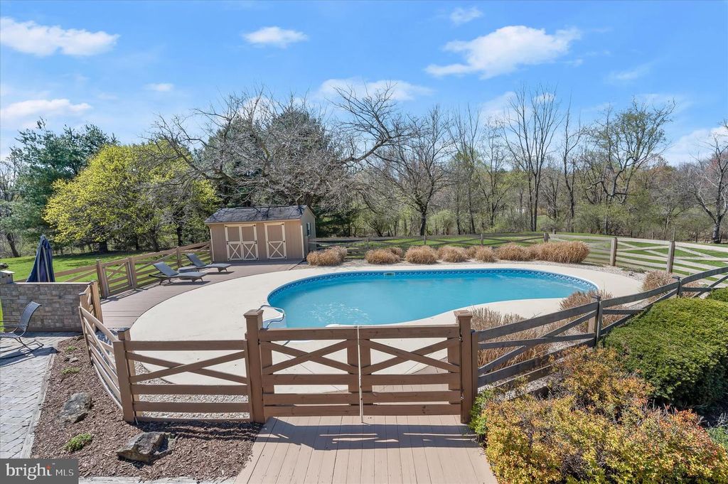 Image 67 of property listing at 14289 OLD FREDERICK RD, Cooksville, MD 21723