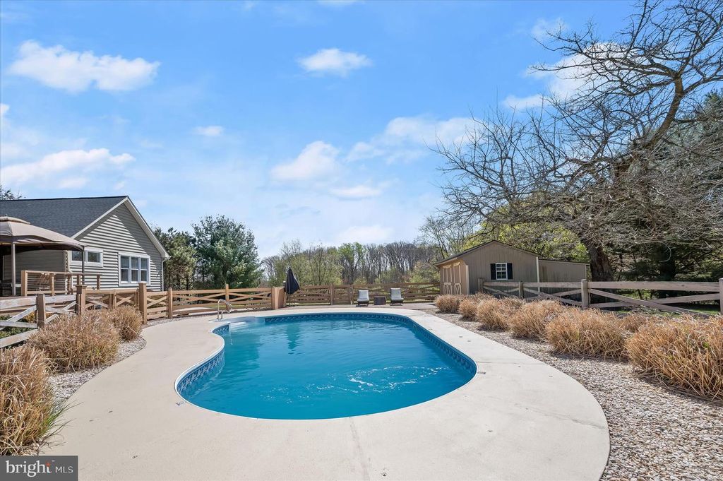 Image 73 of property listing at 14289 OLD FREDERICK RD, Cooksville, MD 21723