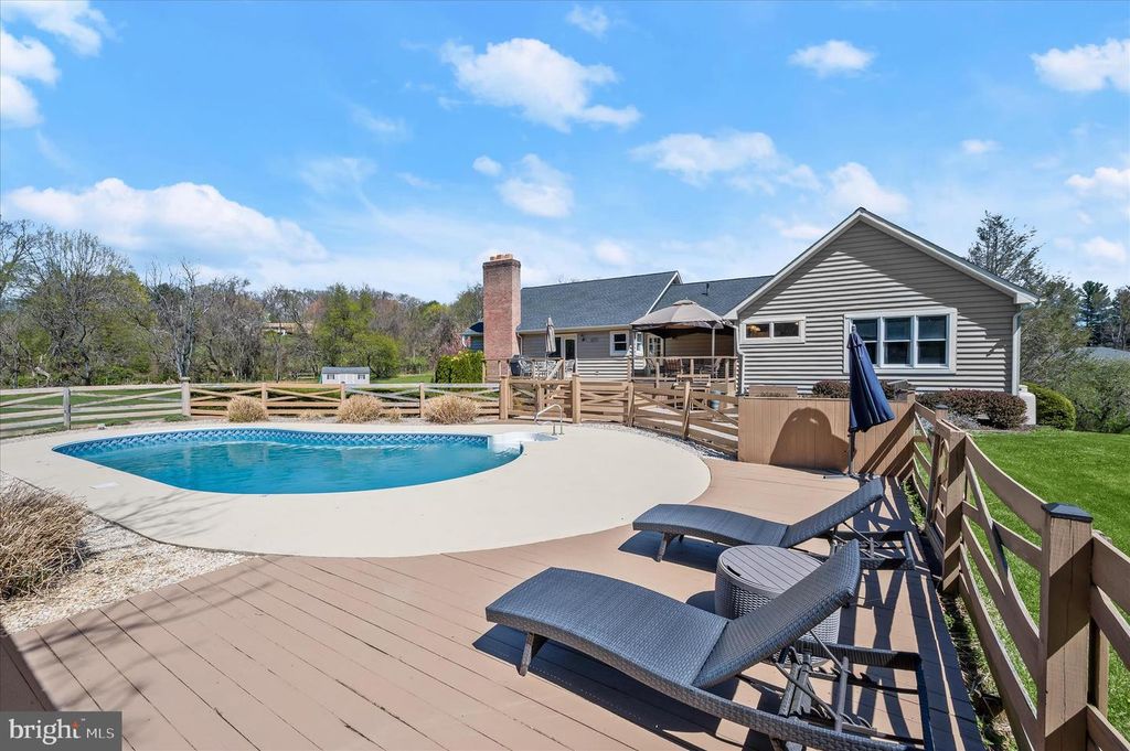 Image 74 of property listing at 14289 OLD FREDERICK RD, Cooksville, MD 21723