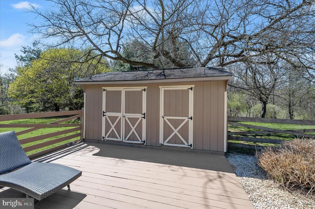 Image 75 of property listing at 14289 OLD FREDERICK RD, Cooksville, MD 21723