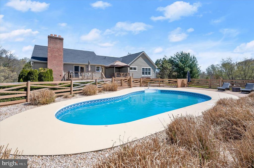 Image 78 of property listing at 14289 OLD FREDERICK RD, Cooksville, MD 21723