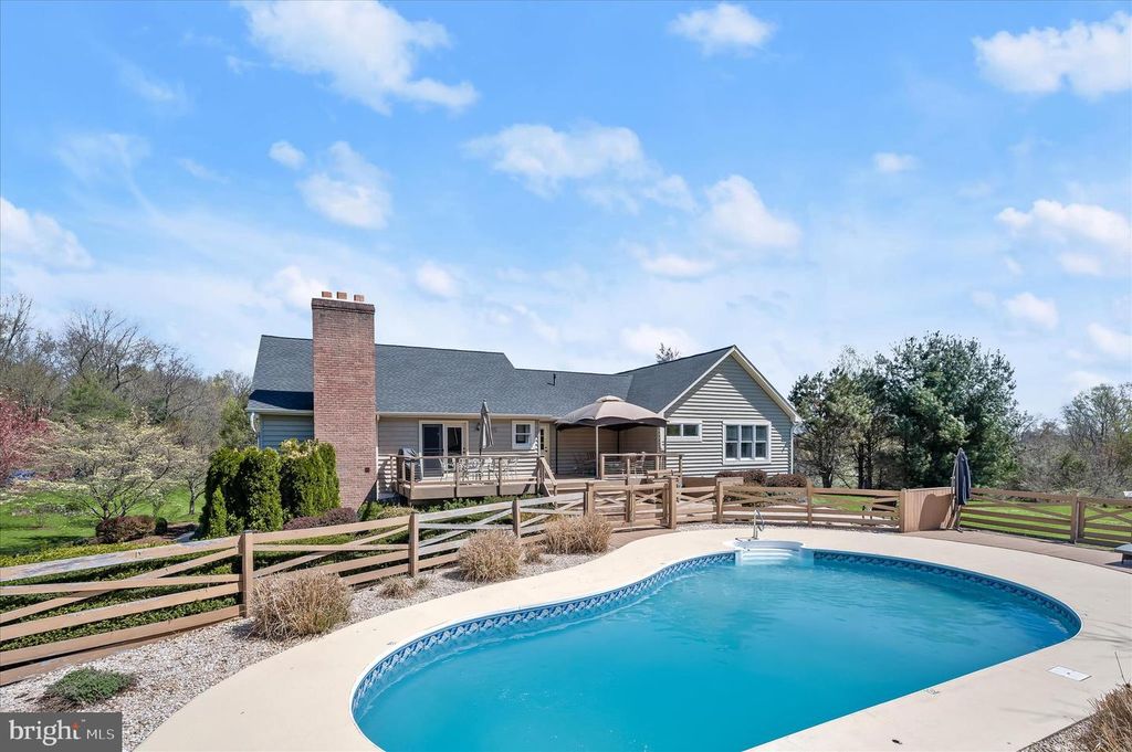 Image 79 of property listing at 14289 OLD FREDERICK RD, Cooksville, MD 21723