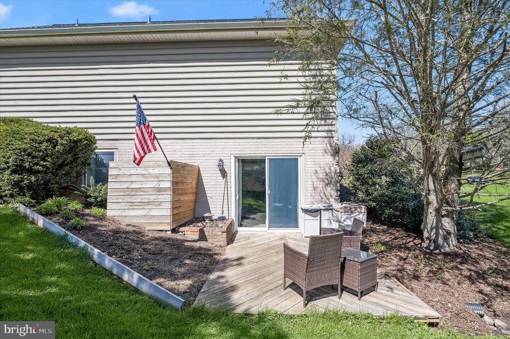 Image 81 of property listing at 14289 OLD FREDERICK RD, Cooksville, MD 21723