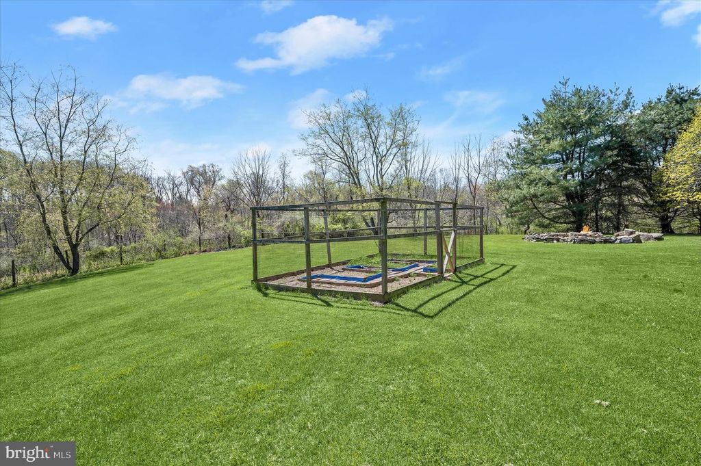 Image 85 of property listing at 14289 OLD FREDERICK RD, Cooksville, MD 21723