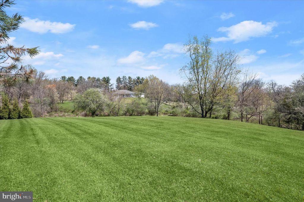 Image 87 of property listing at 14289 OLD FREDERICK RD, Cooksville, MD 21723