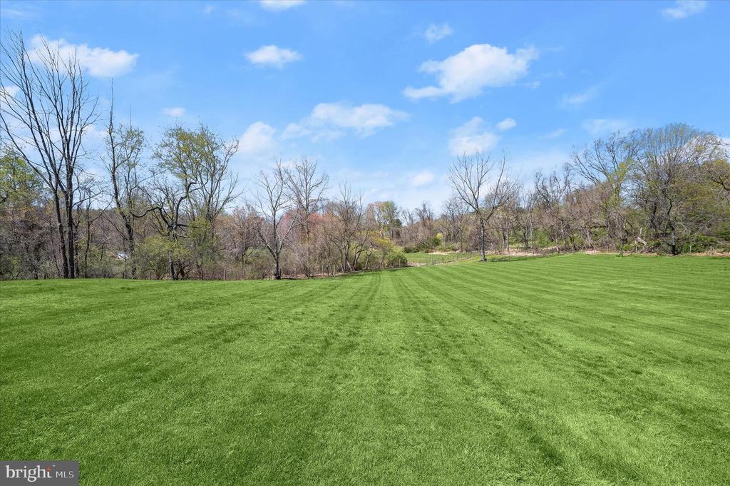 Image 88 of property listing at 14289 OLD FREDERICK RD, Cooksville, MD 21723