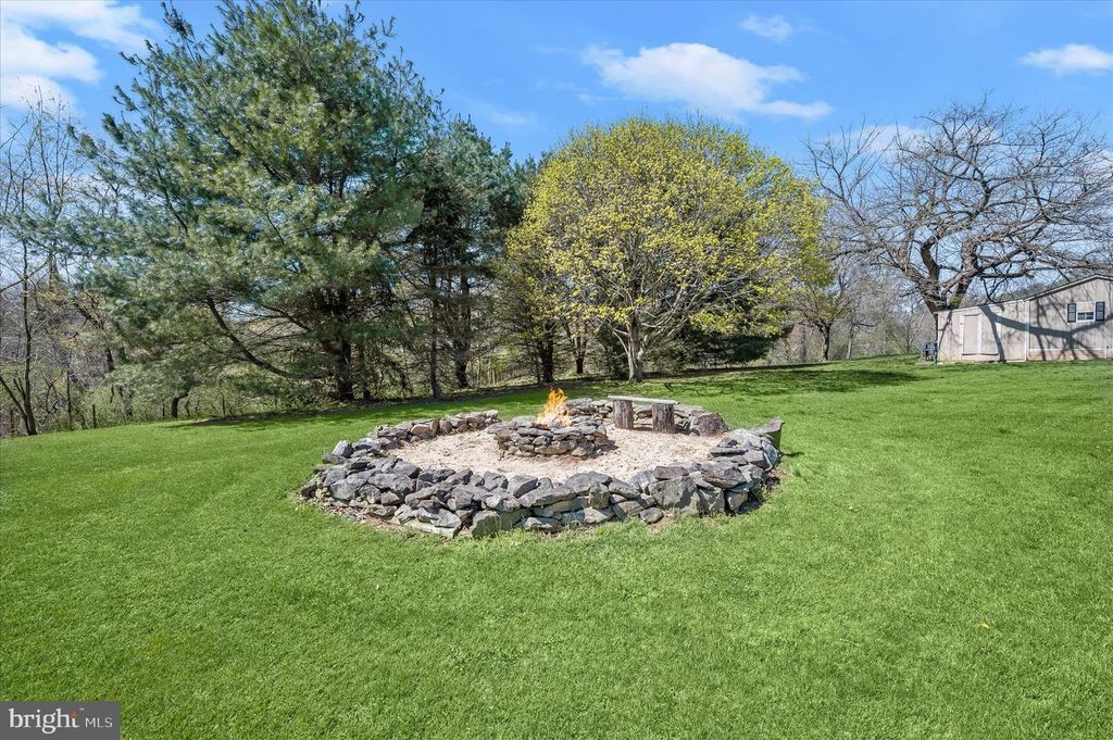 Image 89 of property listing at 14289 OLD FREDERICK RD, Cooksville, MD 21723