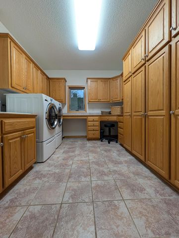 419 Brandywine Drive, Burnsville, MN 55337