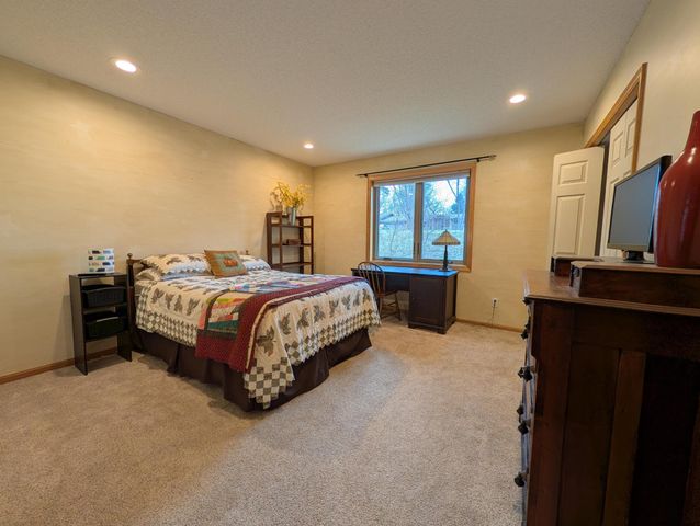 419 Brandywine Drive, Burnsville, MN 55337