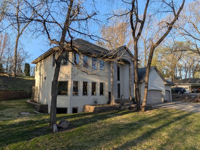 419 Brandywine Drive, Burnsville, MN 55337