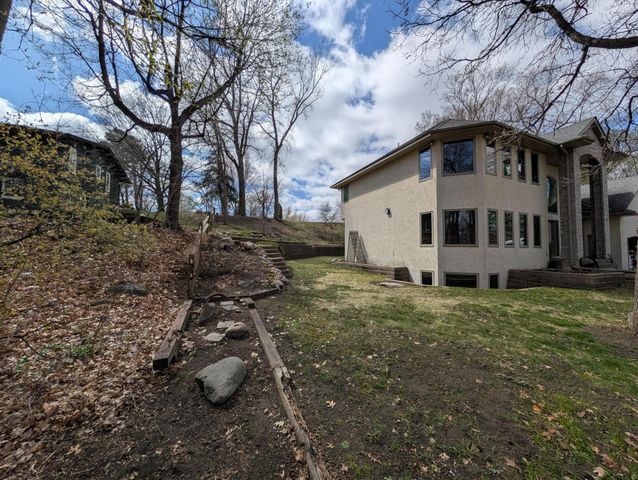 419 Brandywine Drive, Burnsville, MN 55337