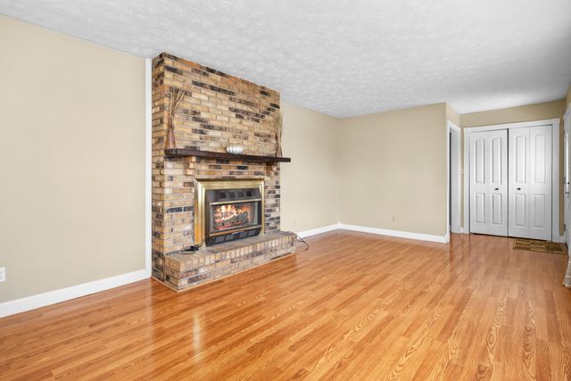 2015 Old Whitley Road, London, KY 40744