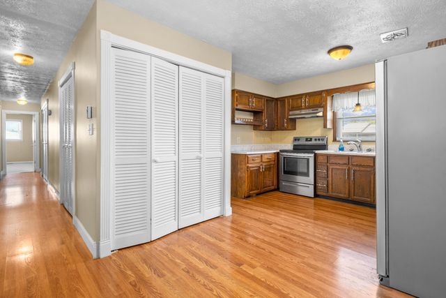 2015 Old Whitley Road, London, KY 40744