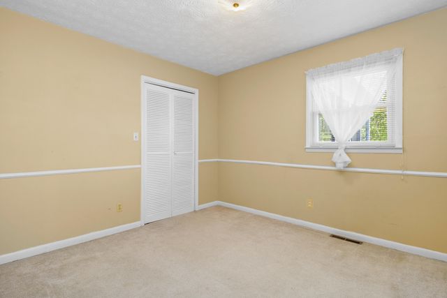 2015 Old Whitley Road, London, KY 40744
