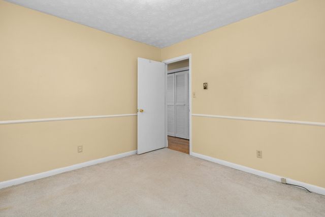 2015 Old Whitley Road, London, KY 40744