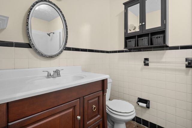 2015 Old Whitley Road, London, KY 40744