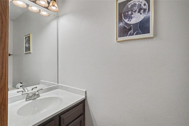 200 SE Westgate Drive, Waukee, IA 50263