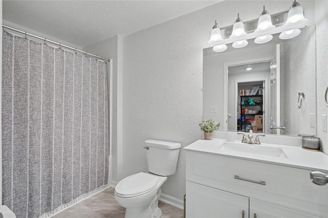 200 SE Westgate Drive, Waukee, IA 50263