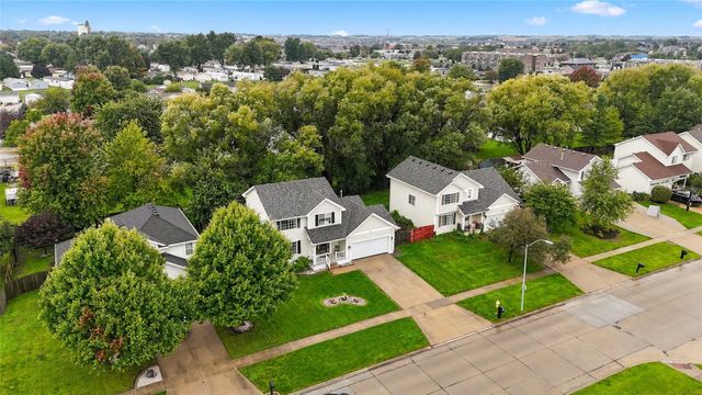 200 SE Westgate Drive, Waukee, IA 50263