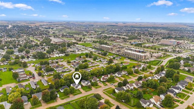 200 SE Westgate Drive, Waukee, IA 50263