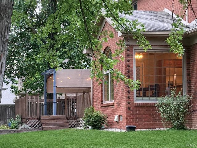 3199 Brookfield Drive, Newburgh, IN 47630