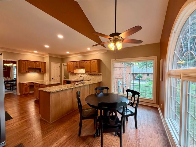 3199 Brookfield Drive, Newburgh, IN 47630