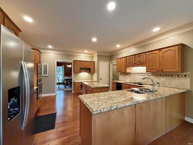 3199 Brookfield Drive, Newburgh, IN 47630