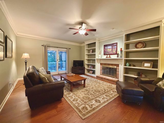 3199 Brookfield Drive, Newburgh, IN 47630