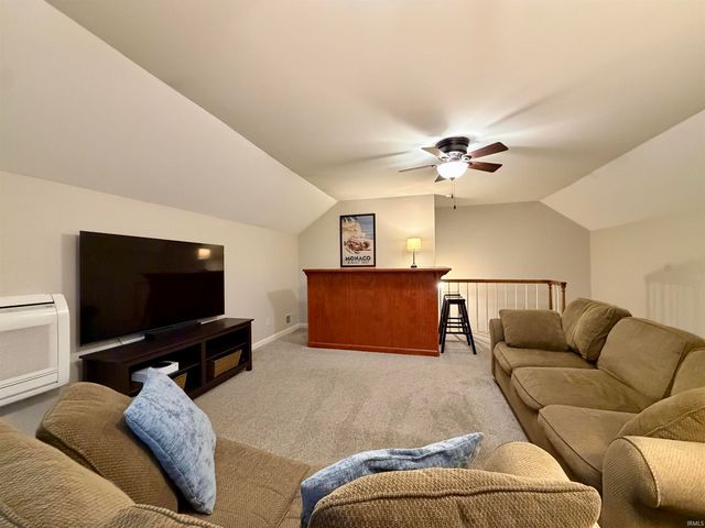 3199 Brookfield Drive, Newburgh, IN 47630