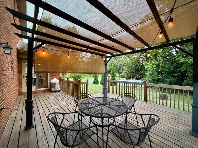 3199 Brookfield Drive, Newburgh, IN 47630