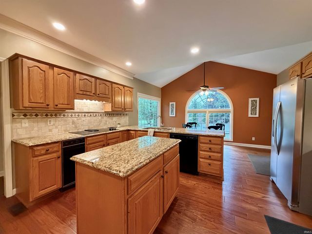 3199 Brookfield Drive, Newburgh, IN 47630