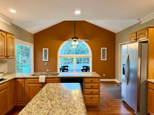 3199 Brookfield Drive, Newburgh, IN 47630
