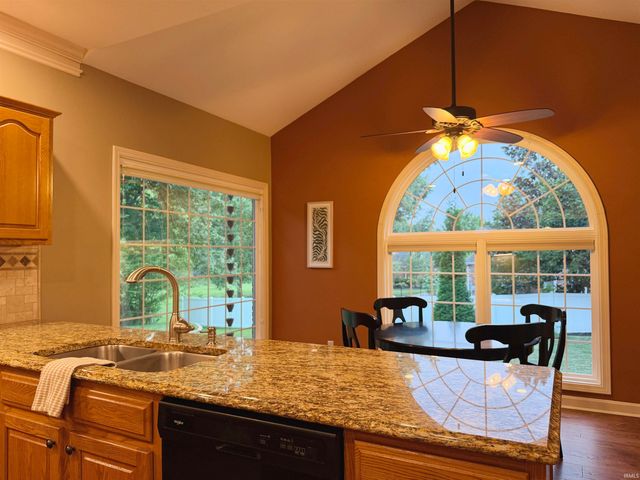 3199 Brookfield Drive, Newburgh, IN 47630